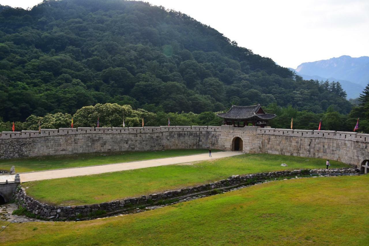 Sungbo Youth Hostel Mungyeong Esterno foto
