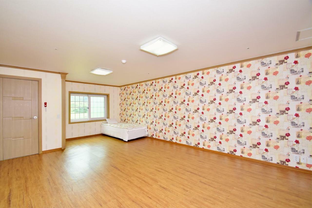 Sungbo Youth Hostel Mungyeong Esterno foto